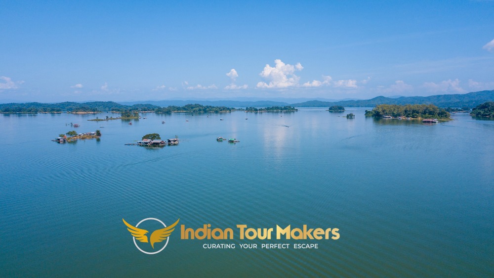 Discover the Serenity of Kochi and Alappuzha Backwaters with Indian Tour Makers