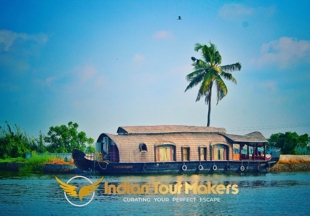 Romance Amidst the Backwaters: Alappuzha (Alleppey) Honeymoon Tour Package with Indian Tour Makers